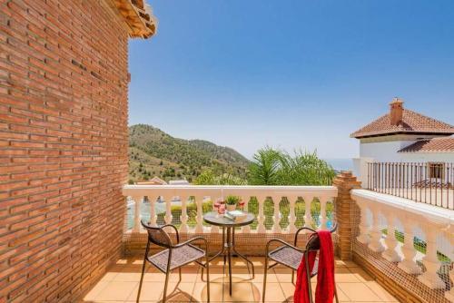 Frigiliana Villa Sleeps 8 Pool Air Con Wifi