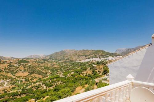 Frigiliana Villa Sleeps 8 Pool Air Con Wifi