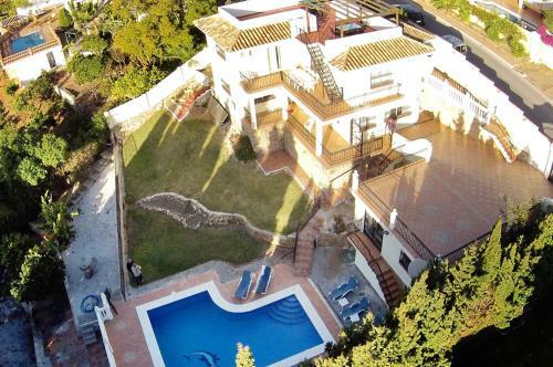 Fuengirola Villa Sleeps 15 Pool Air Con Wifi