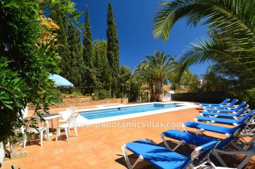 Fuengirola Villa Sleeps 14 Pool Air Con Wifi