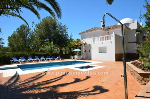 Fuengirola Villa Sleeps 14 Pool Air Con Wifi