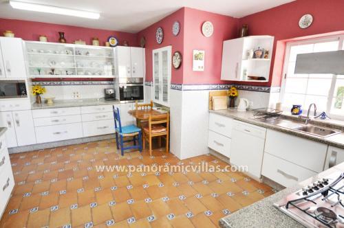Fuengirola Villa Sleeps 14 Pool Air Con Wifi