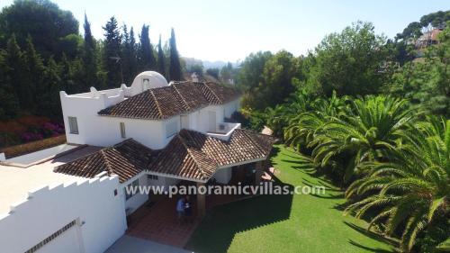 Fuengirola Villa Sleeps 14 Pool Air Con Wifi