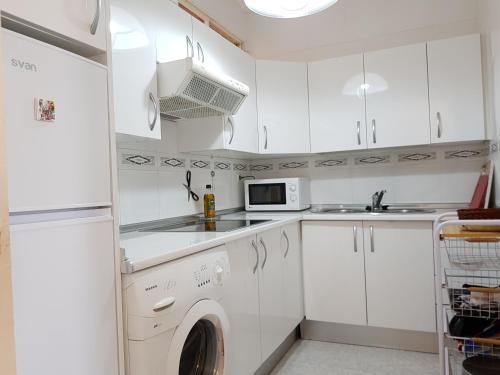 Apartamento Sky-high Seaside Getaway In Fuengirola!