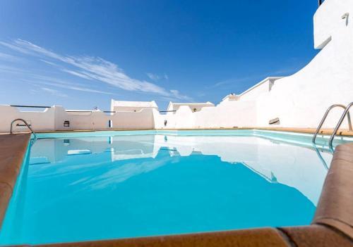 Apartment With Pool Near The Sea Gc20
