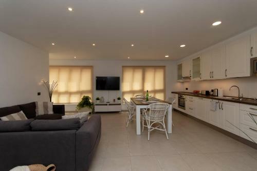 Apartamento El Medano 2 - Two Bed With Unlimited Wifi Internet