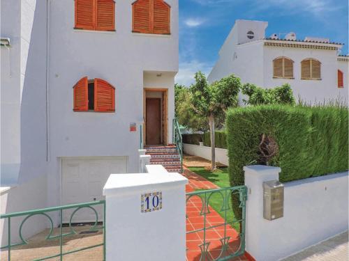 Three-bedroom Holiday Home In L`hospit. De L`infant