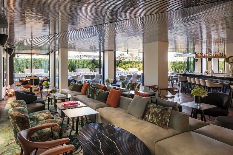 Sir Joan Hotel