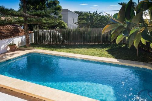 Balcon Al Mar 6 Pax