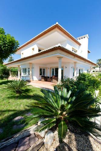 Villa Johny