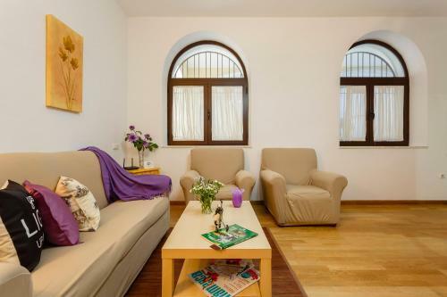 Plateros Home City Center Surthy Apartments