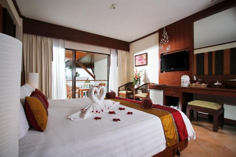 Hotel Baan Karonburi