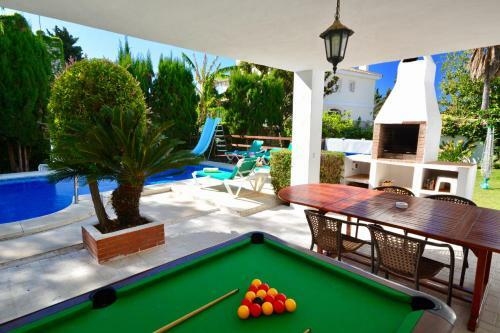 La Cala De Mijas Villa Sleeps 12 Pool Air Con Wifi