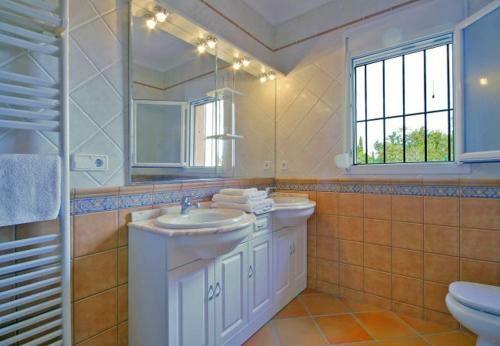 La Canuta Villa Sleeps 8 Pool