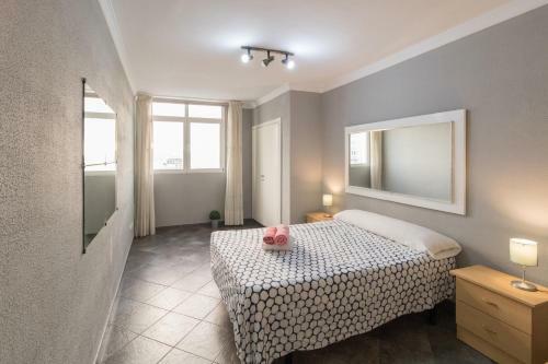 Central Square Apartment "with Sea Views"