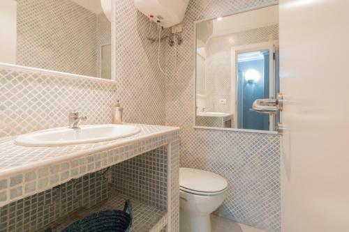 Central Square Apartment "with Sea Views"