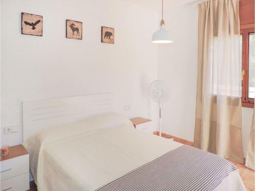 Three-bedroom Holiday Home In Mont-roig Del Camp