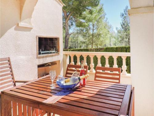 Three-bedroom Holiday Home In Mont-roig Del Camp