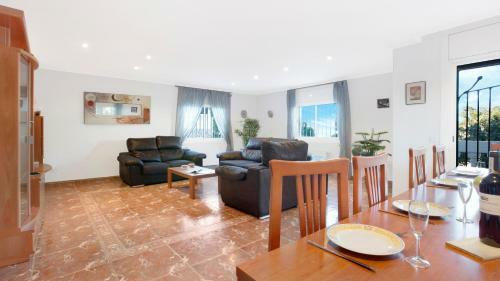 Lloret De Mar Villa Sleeps 14