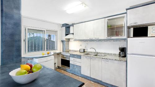 Lloret De Mar Villa Sleeps 14