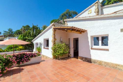 Lloret De Mar Villa Sleeps 9 Pool