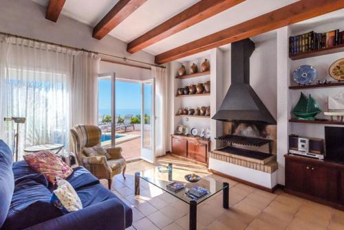 Lloret De Mar Villa Sleeps 9 Pool