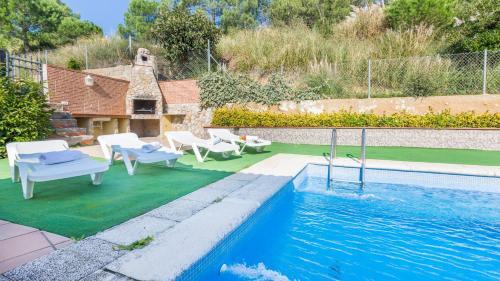 Lloret De Mar Villa Sleeps 9