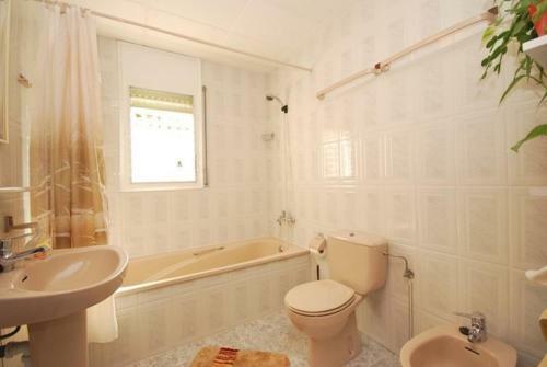 Lloret De Mar Villa Sleeps 8 Pool
