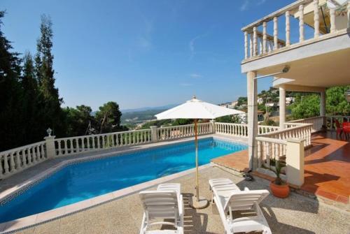 Lloret De Mar Villa Sleeps 8 Pool