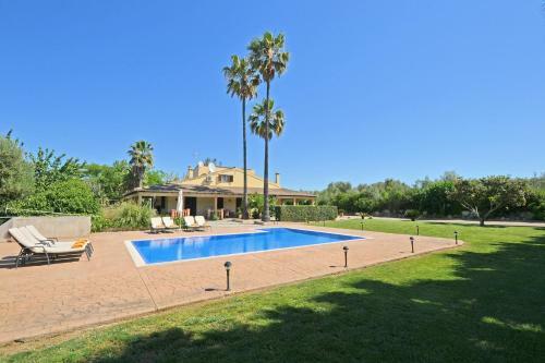 Villa Caulls