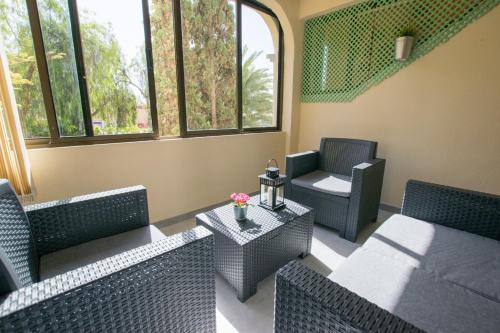 Apartamento Large Terrace And Heated Swimming Pool