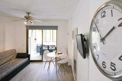 Apartamento Large Terrace And Heated Swimming Pool