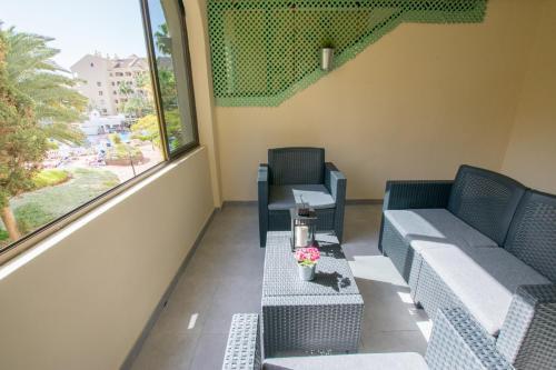 Apartamento Large Terrace And Heated Swimming Pool