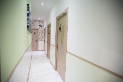 Hostal Adis
