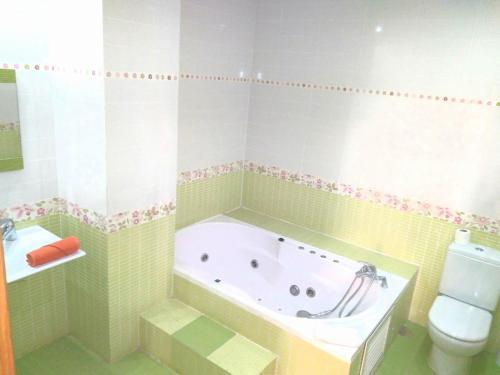 Hostal Village Rooms Multicolor
