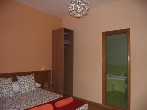 Hostal Village Rooms Multicolor