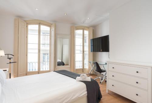 Urbe10 Plaza de La Constitucion 1 Bedroom Apartment