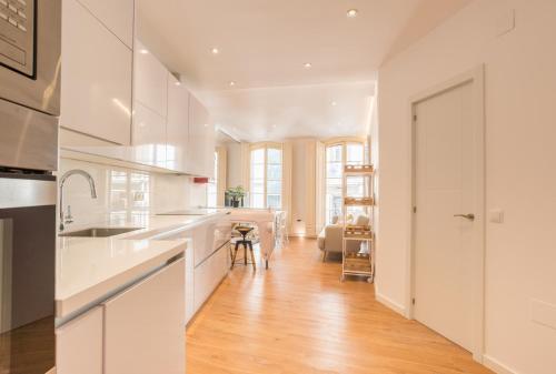 Urbe10 Plaza de La Constitucion 1 Bedroom Apartment