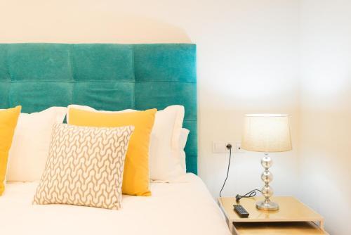 Urbe10 Premium Sanchez Pastor 1 Bedroom Apartment