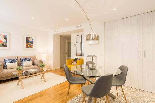 Urbe10 Premium Sanchez Pastor 1 Bedroom Apartment