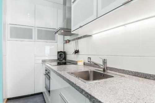 Suite Homes Stylish Central Apartment