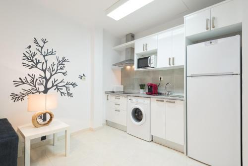 Plaza De Las Flores 1 Bedroom Apartment