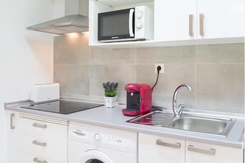 Plaza De Las Flores 1 Bedroom Apartment