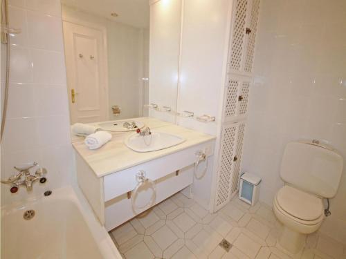 Two-bedroom Apartment Mijas Costa With Sea View 03