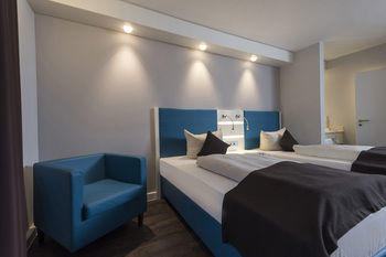 Hotel Balladins Superior Cologne Airport