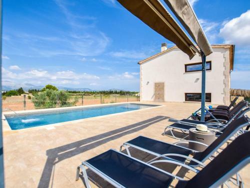 Holiday Home Can Bou