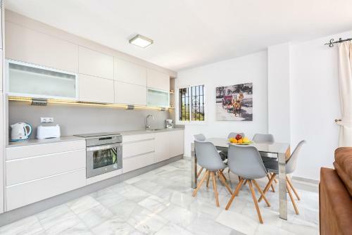 Three-bedroom Apartment With Terrace Irene