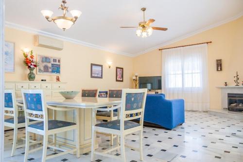 Villa Manzanas Nerja Canovas