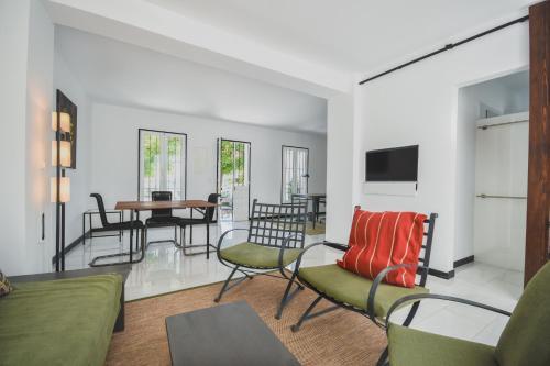 Exclusive Townhouse In Ojen