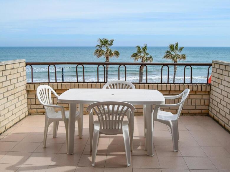 Apartamentos Oropesa Primera L�nea 3000